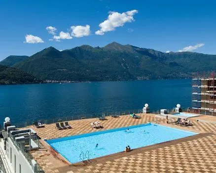 Sleeps 2 Pool Air Con 아파트