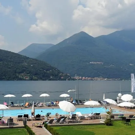 Sleeps 2 Pool Air Con *