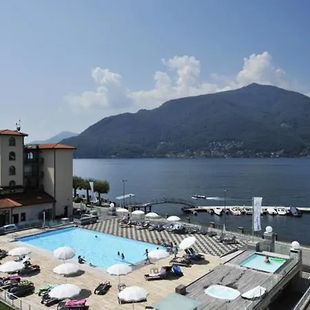 Sleeps 2 Pool Air Con