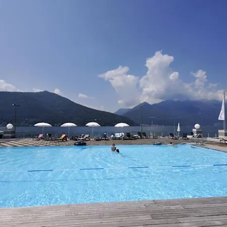 아파트 Sleeps 2 Pool Air Con Maccagno
